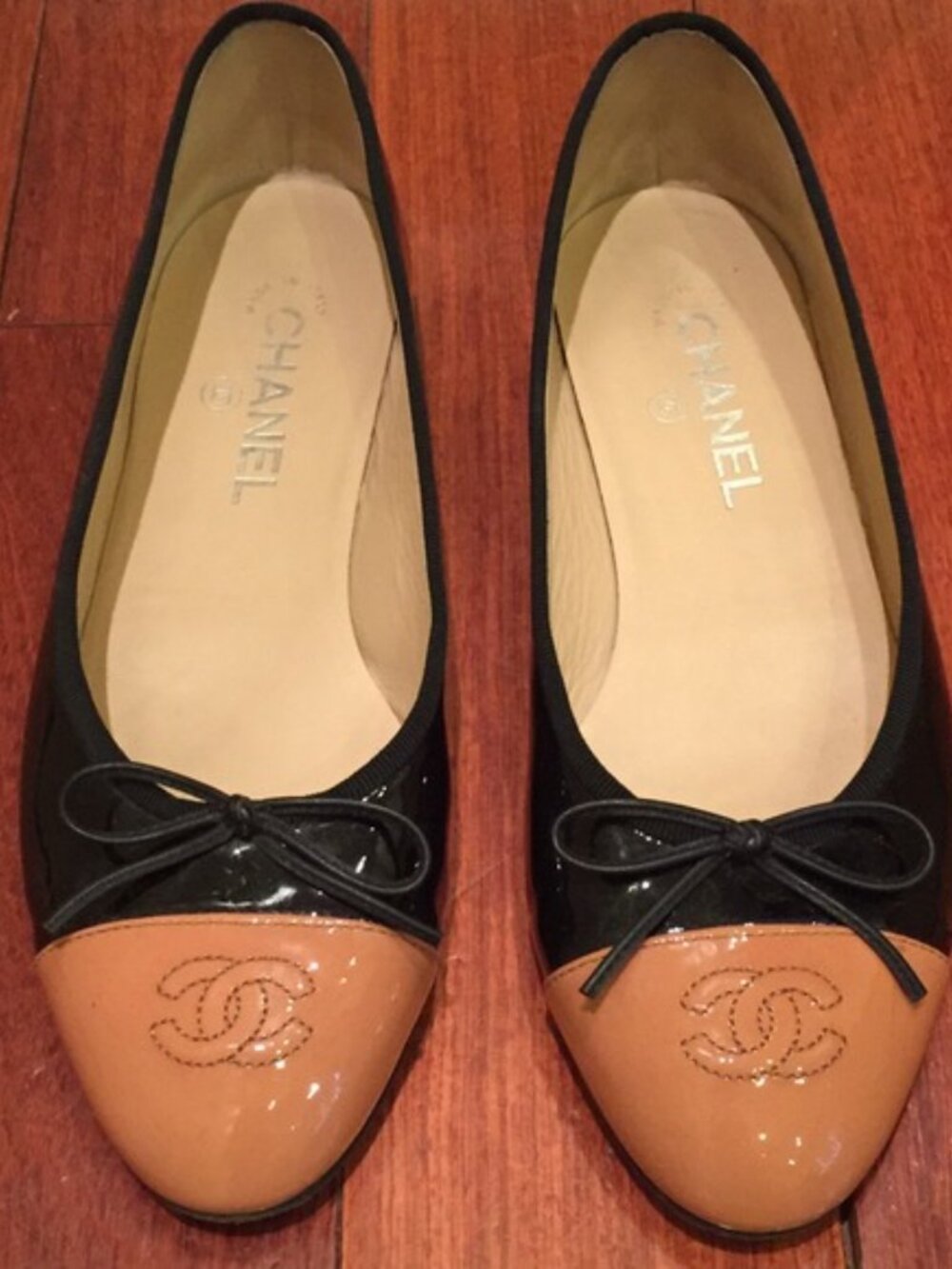 Authentic CHANEL Ballet Flats - Black & Coral Patent - EU 39 - Picture 3 of 8